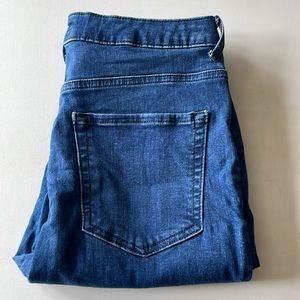 Forever 21 High Rise Ripped Knee Jeggings